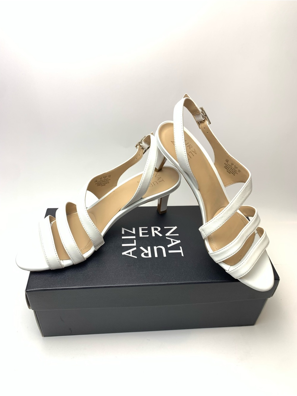 Naturalizer Women's White Leather Strappy Slingback Kitten Heel 7W Coquette